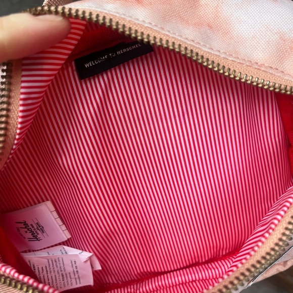 Herschel Supply Company Peach & White Tie-Dye crossbody/ Fanny pack / hip belt - Picture 2 of 4